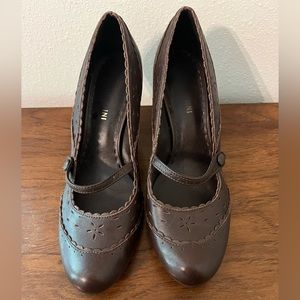 Gianni Bini brown leather Mary Jane heels
